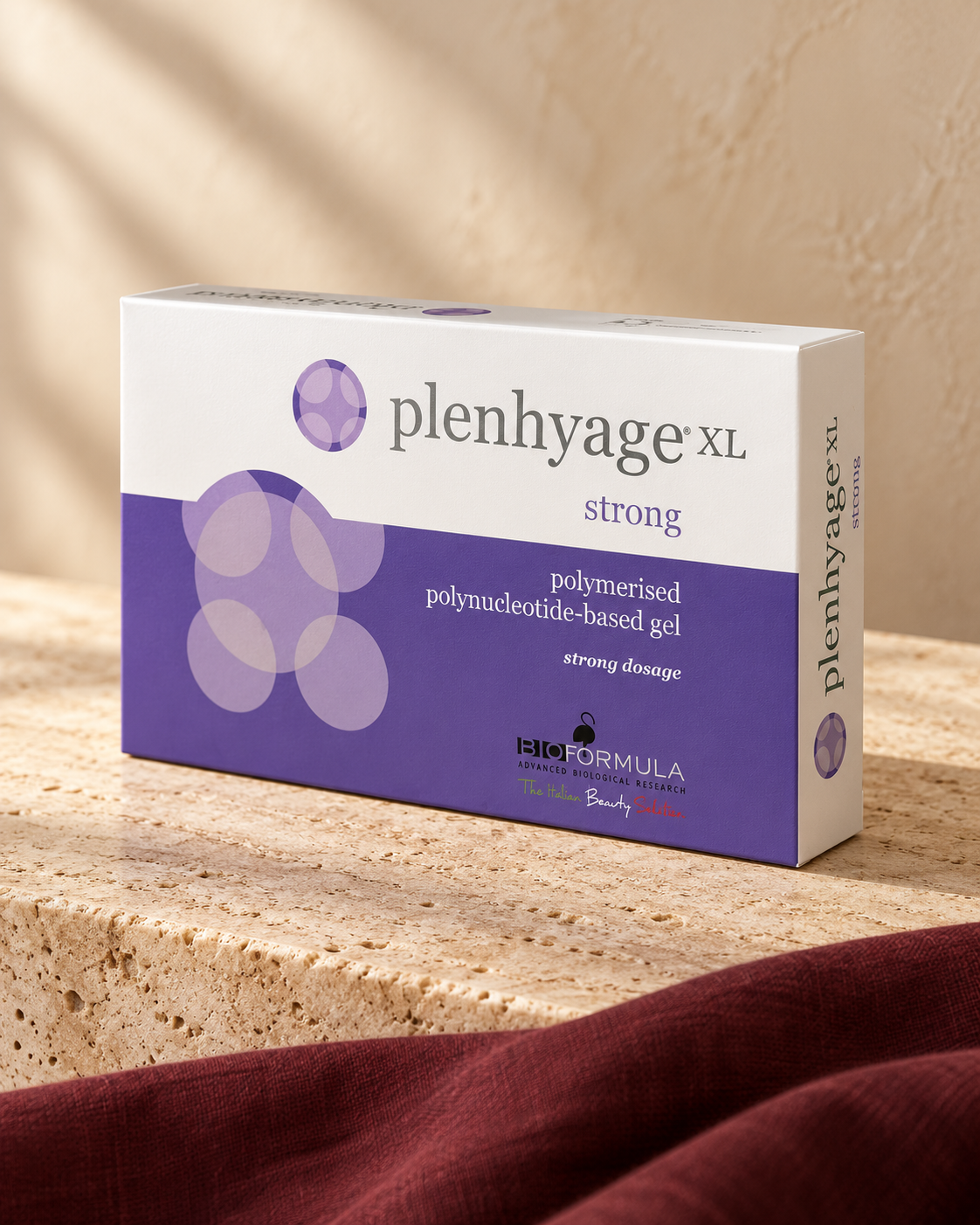 Styled Plenhyage XL Strong packaging in warm cream light